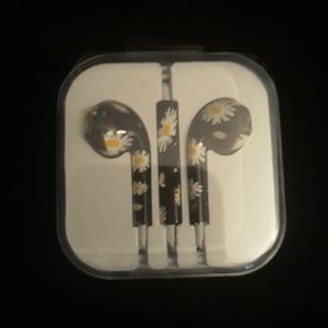 Daisy earphones